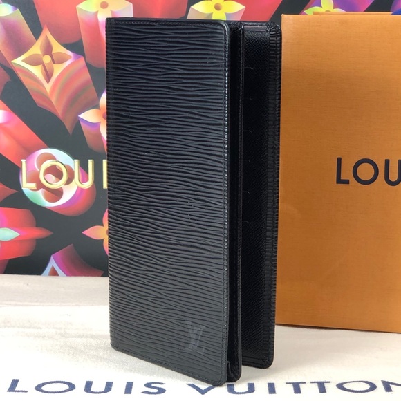 Louis Vuitton Other - ✨AUTHENTIC✨ Louis Vuitton Checkbook Wallet